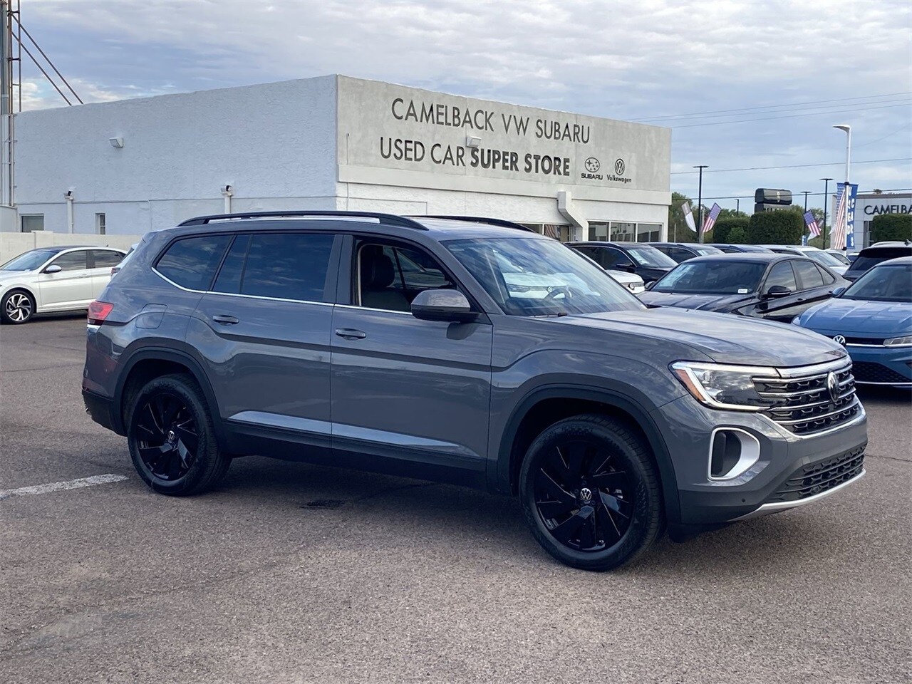 2026 Volkswagen Atlas SE Technology photo 2