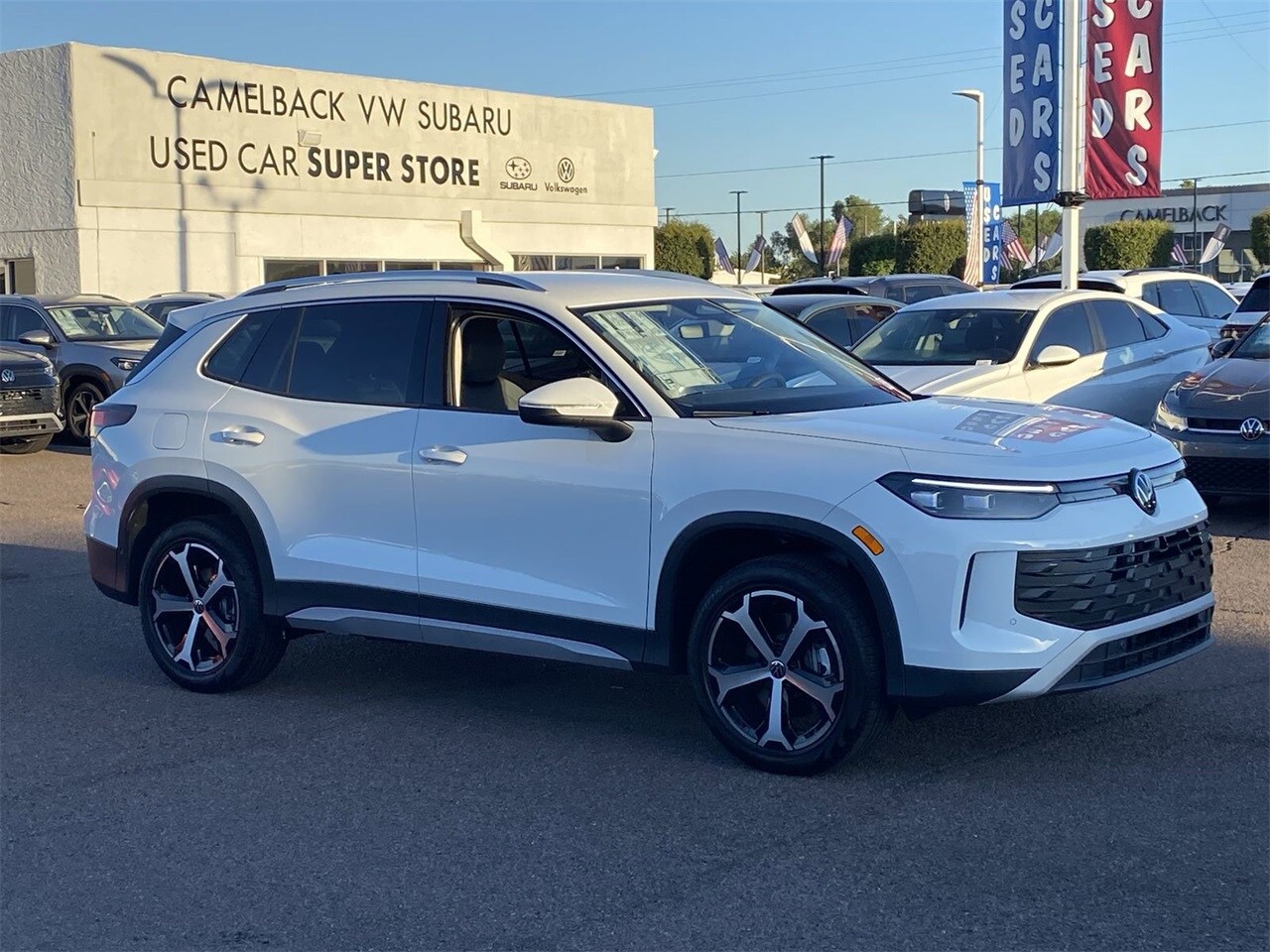 2025 Volkswagen Tiguan SE photo 2