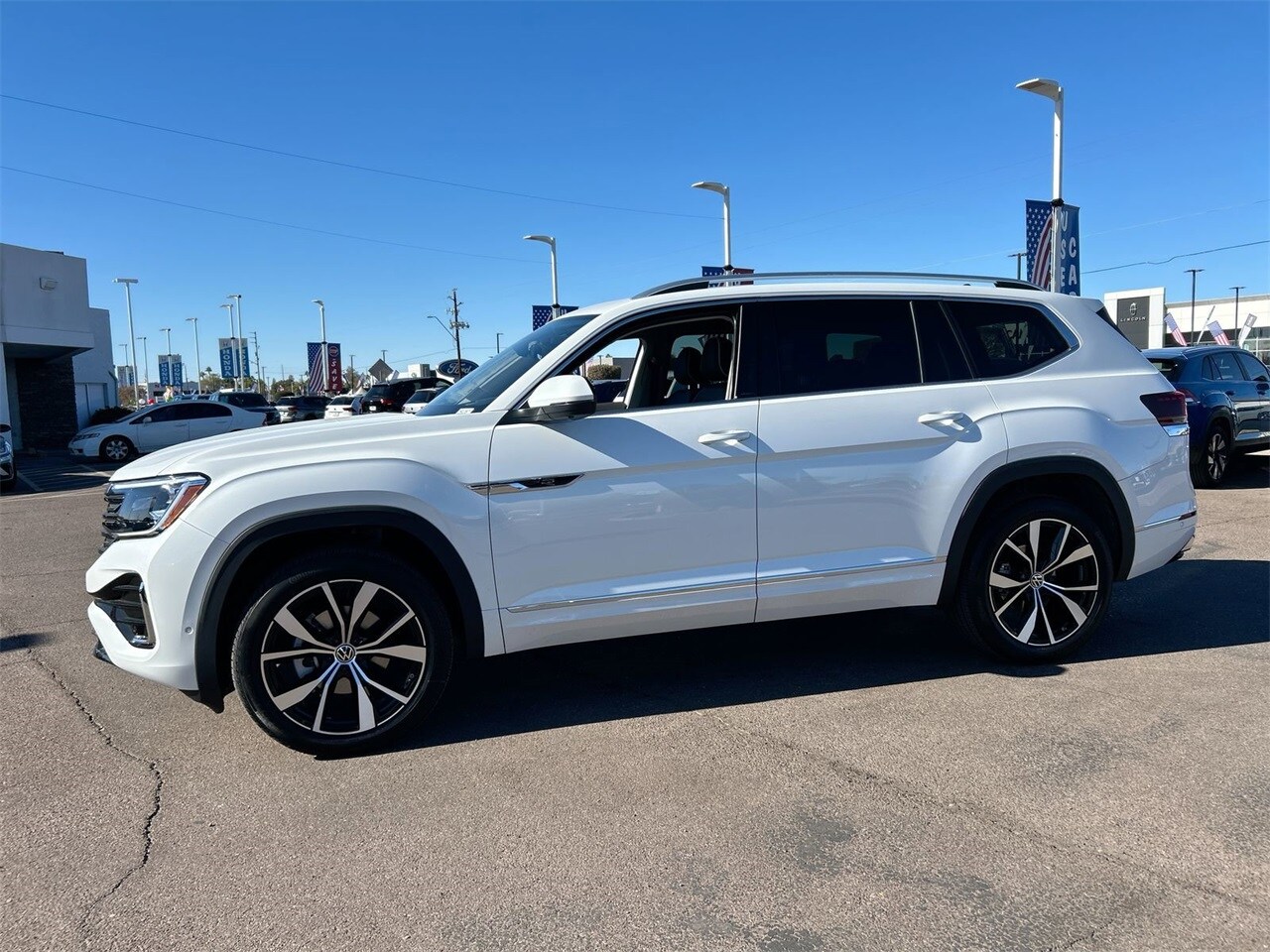 2025 Volkswagen Atlas SEL Premium R-Line photo 4