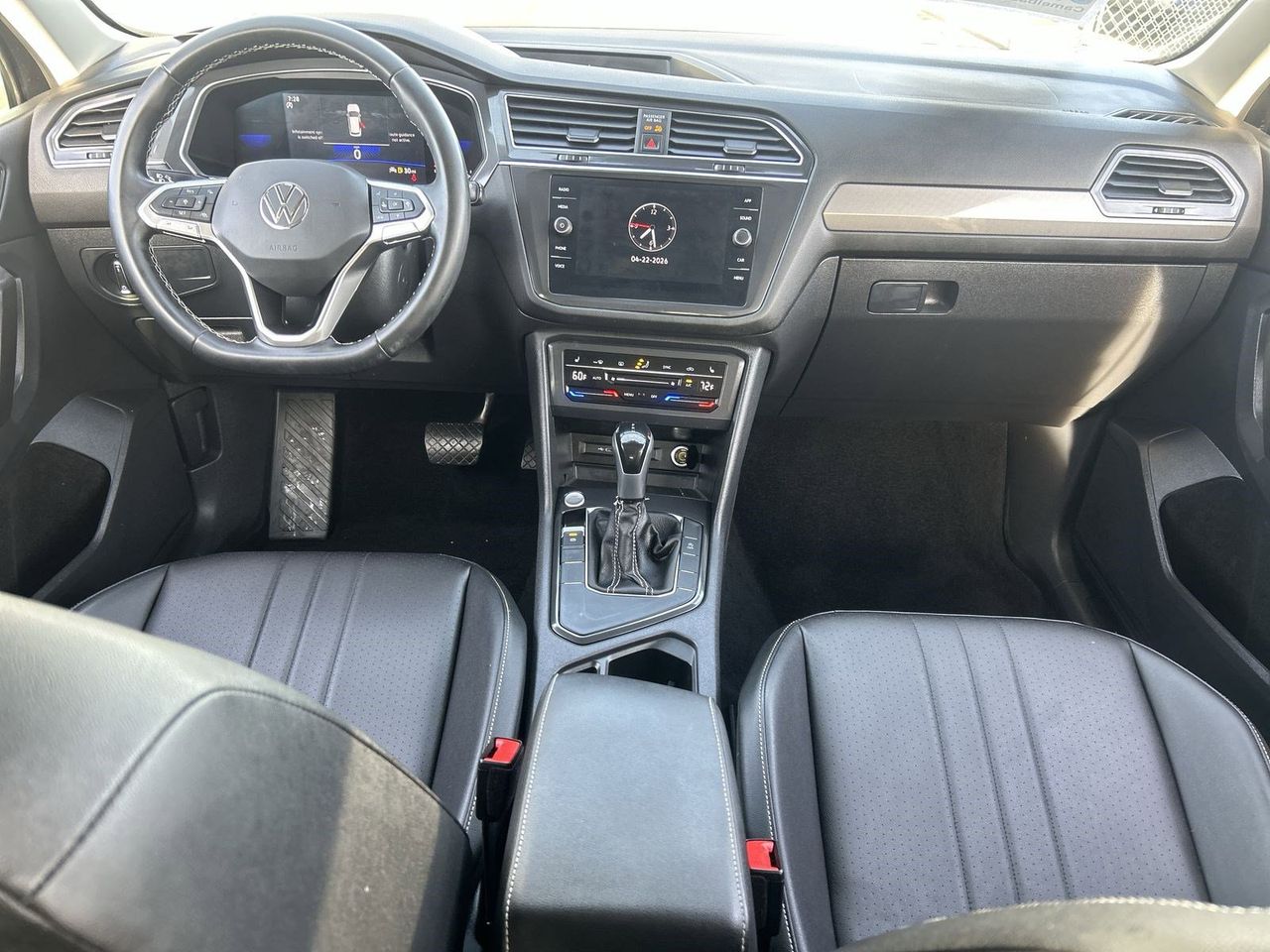 2023 Volkswagen Tiguan SE - Photo 12