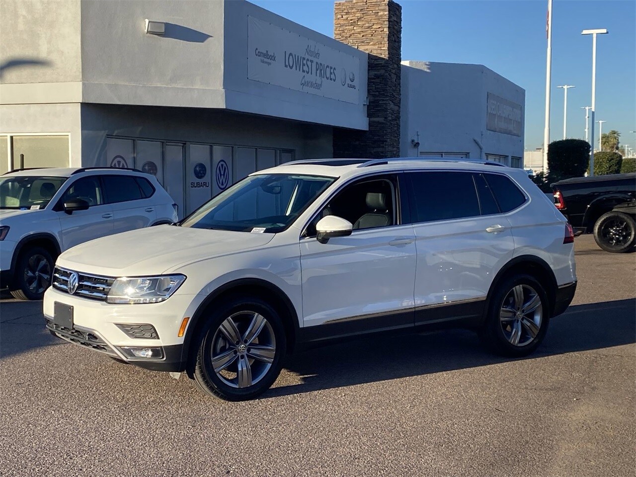 2021 Volkswagen Tiguan R-Line Black SEL photo 3