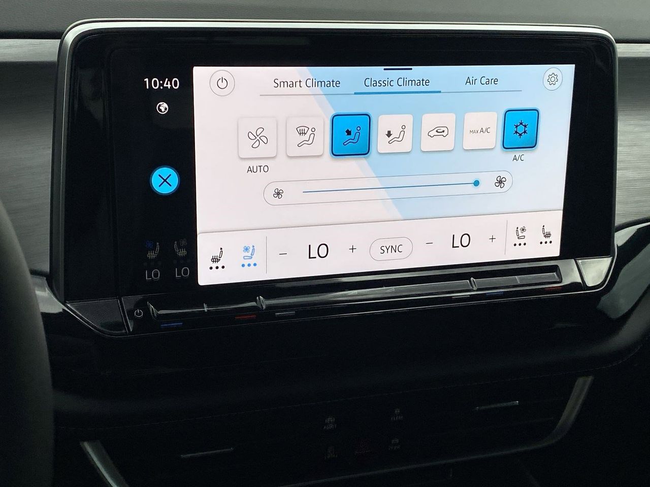 2026 Volkswagen Atlas Cross Sport SE w/Tech - Photo 24