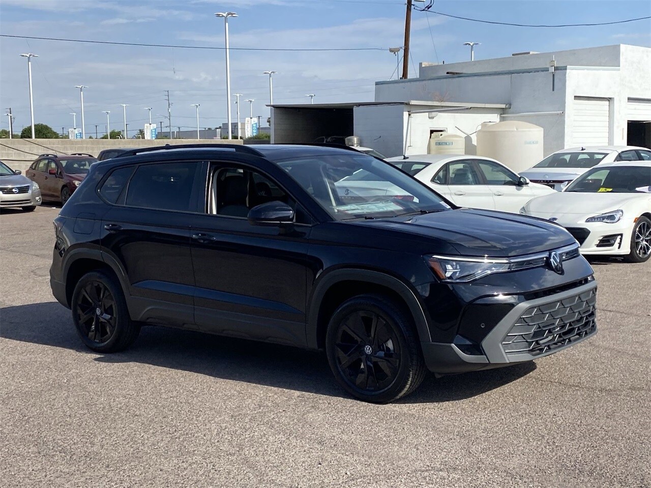 2025 Volkswagen Taos SE photo 3