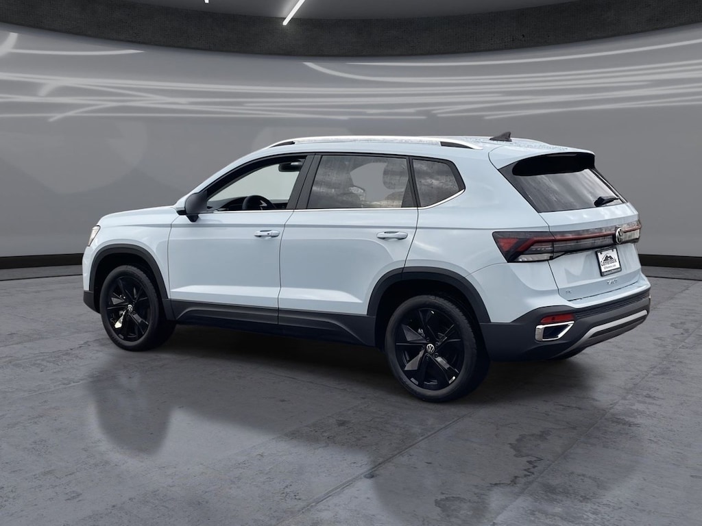 New 2026 Volkswagen Taos 1.5T SE SUV