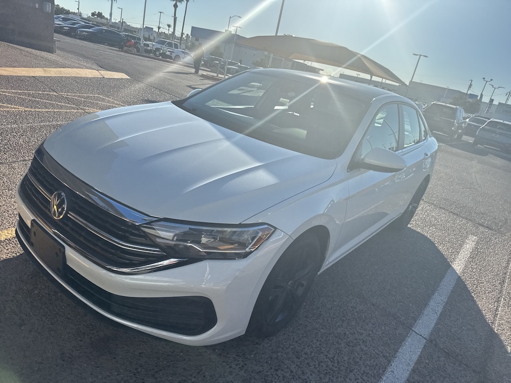 Used 2024 Volkswagen Jetta 1.5T SE Sedan
