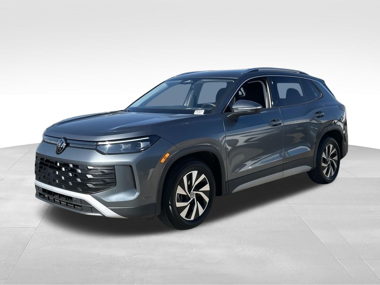 Platinum Gray 2026 Volkswagen Tiguan SUV / Crossover Front-Wheel Drive 8-Speed Automatic