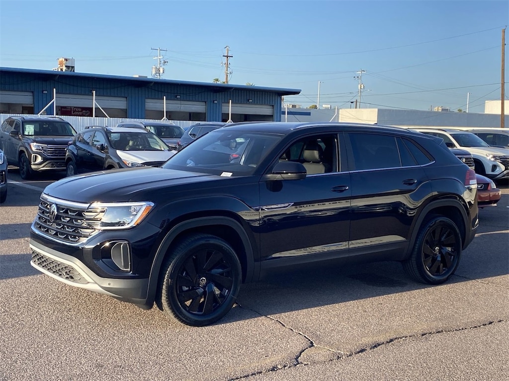 New 2026 Volkswagen Atlas Cross Sport 2.0T SE w/Technology SUV