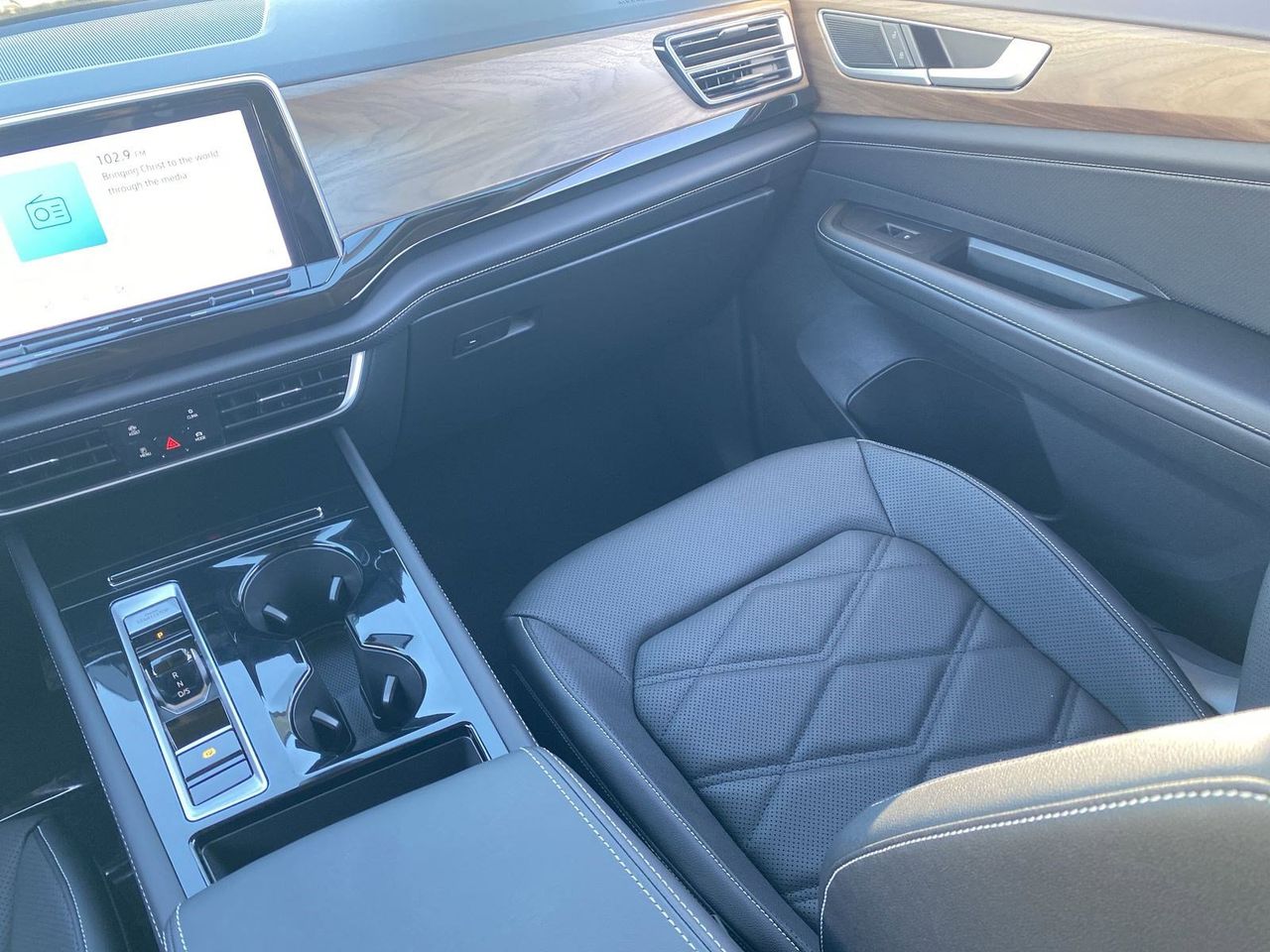 2026 Volkswagen Atlas SE w/Tech - Photo 12