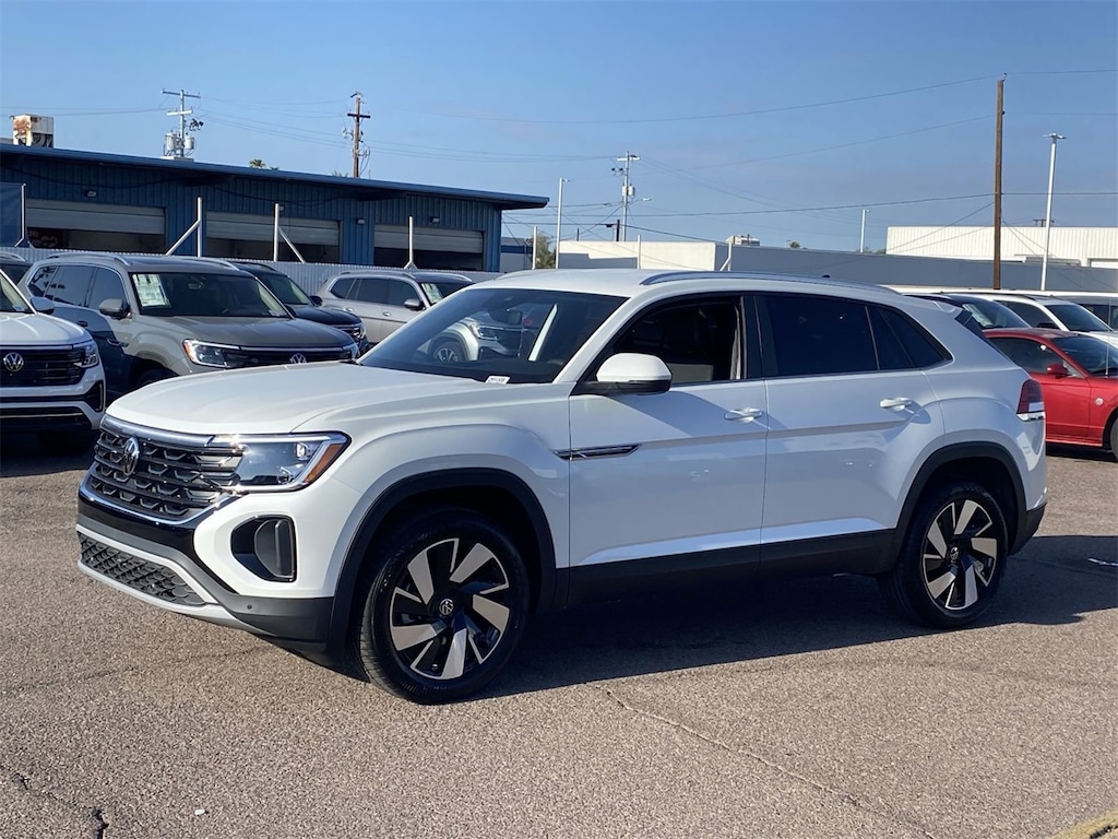New 2026 Volkswagen Atlas Cross Sport 2.0T SE w/Technology SUV