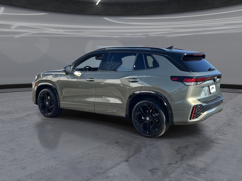 New 2026 Volkswagen Tiguan SE R-Line Black SUV