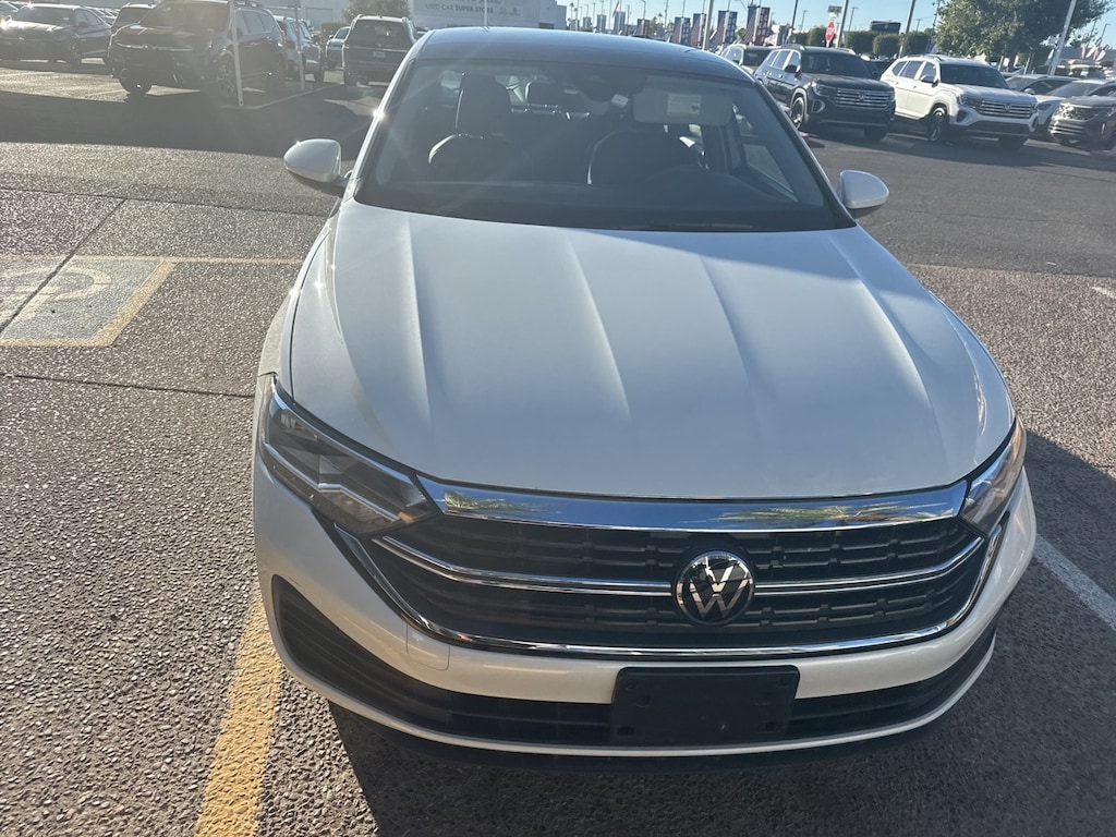 Used 2024 Volkswagen Jetta 1.5T SE Sedan
