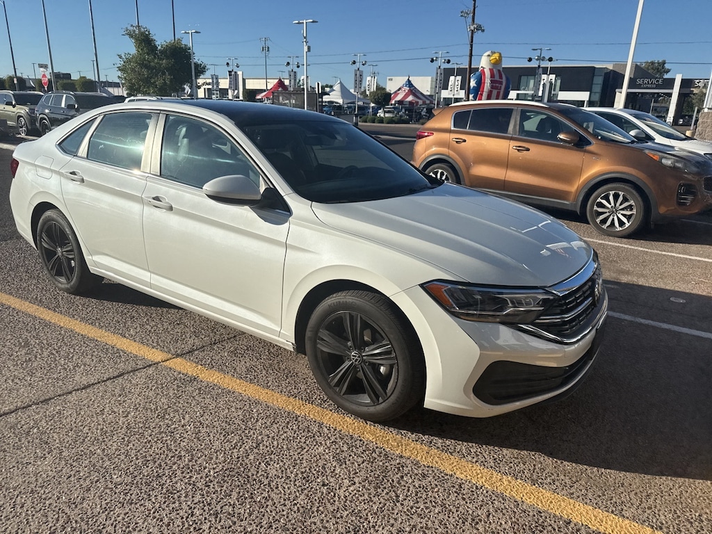 Used 2024 Volkswagen Jetta 1.5T SE Sedan