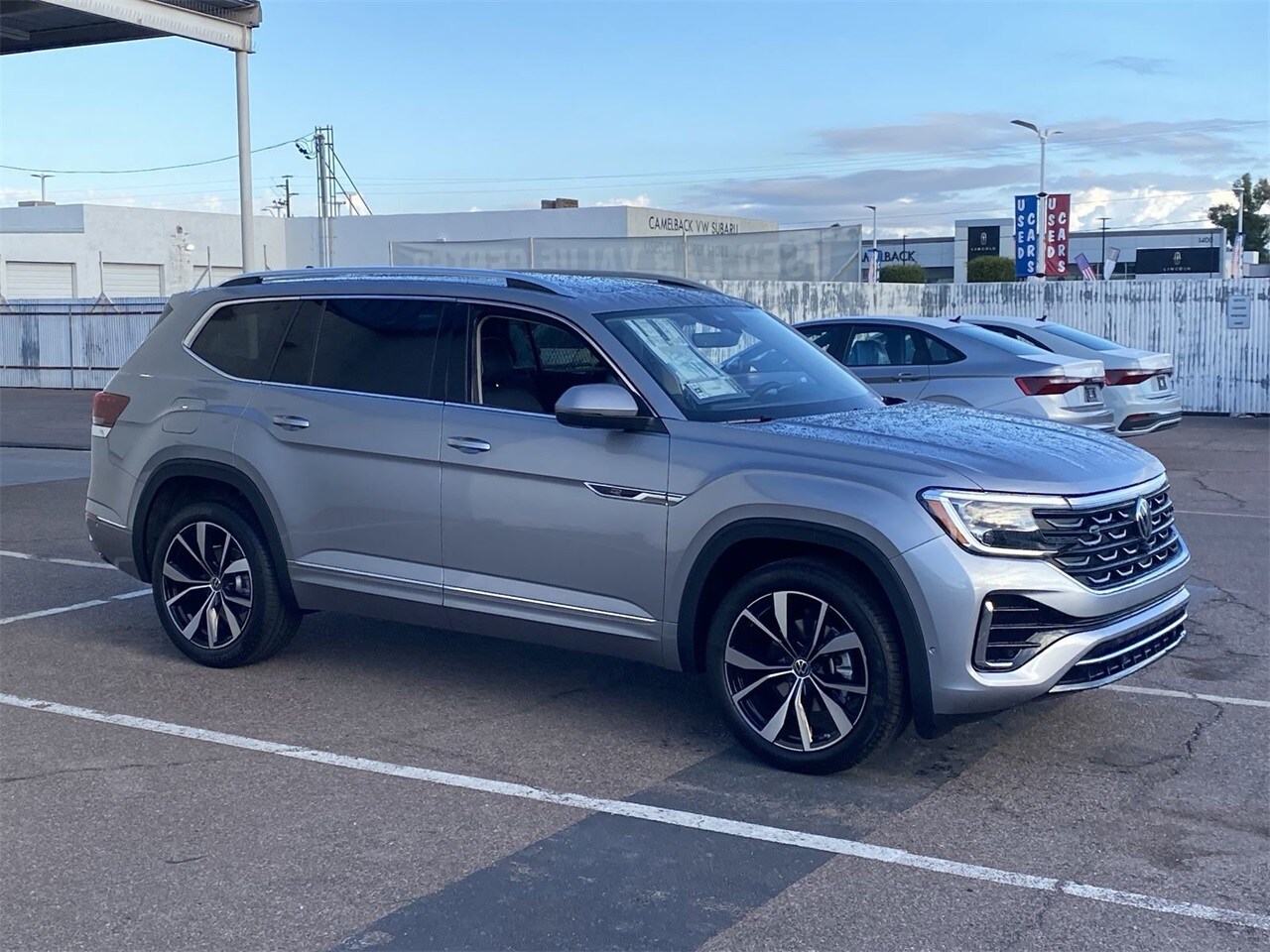 2026 Volkswagen Atlas SEL Premium R-Line photo 2