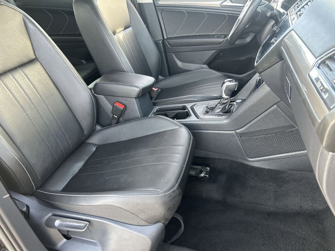 2023 Volkswagen Tiguan SE - Photo 8