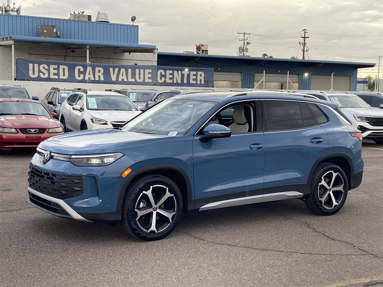 2025 Volkswagen Tiguan SE photo 4