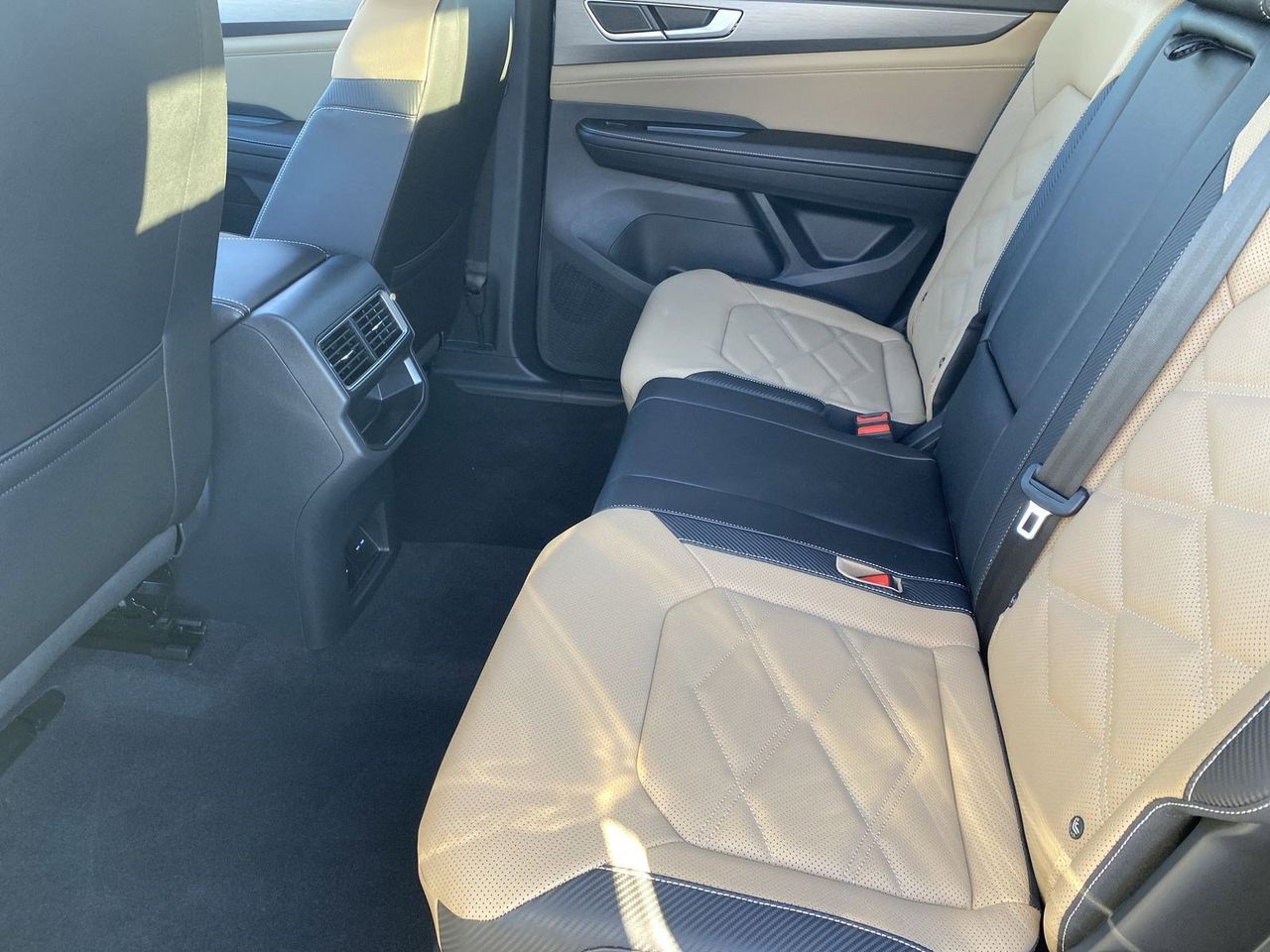 2026 Volkswagen Atlas Cross Sport SE w/Tech - Photo 13