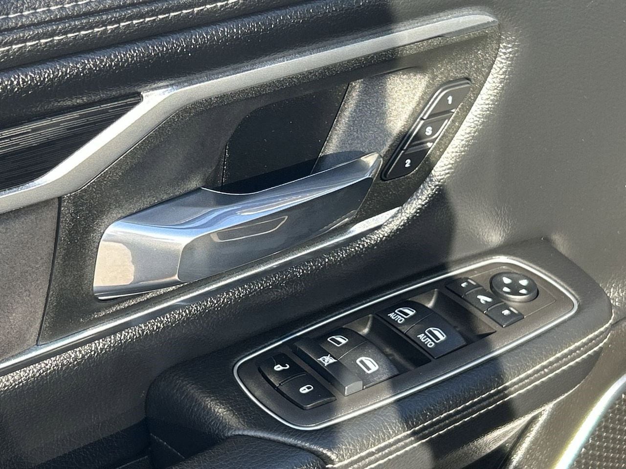 2023 RAM Ram 1500 Pickup Laramie - Photo 18