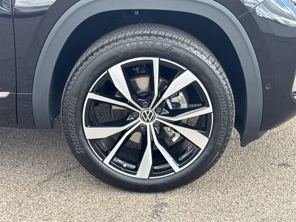 New 2025 Volkswagen Atlas Cross Sport 2.0T SEL Premium R-Line SUV