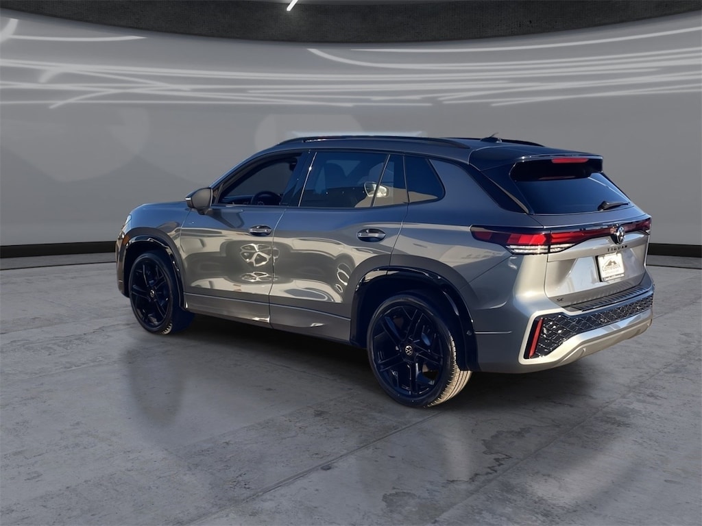 New 2026 Volkswagen Tiguan 2.0T SE R-Line Black SUV