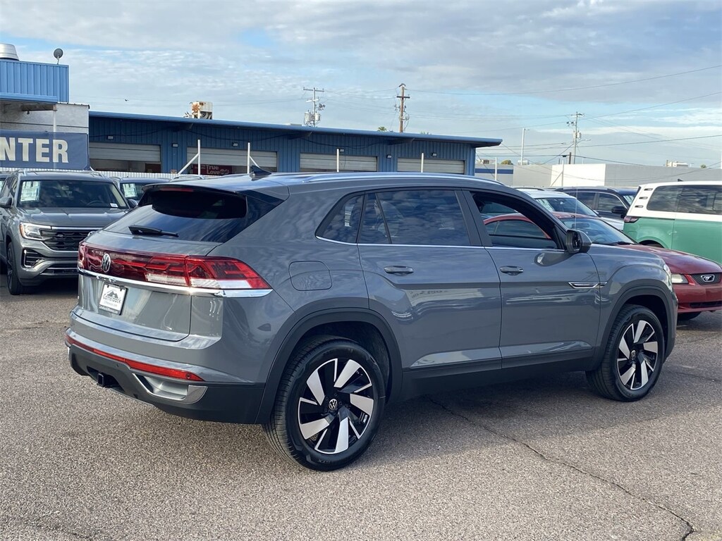 New 2026 Volkswagen Atlas Cross Sport 2.0T SE w/Technology SUV