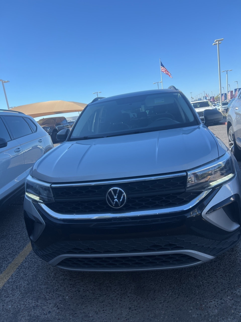 2022 Volkswagen Taos S's photo
