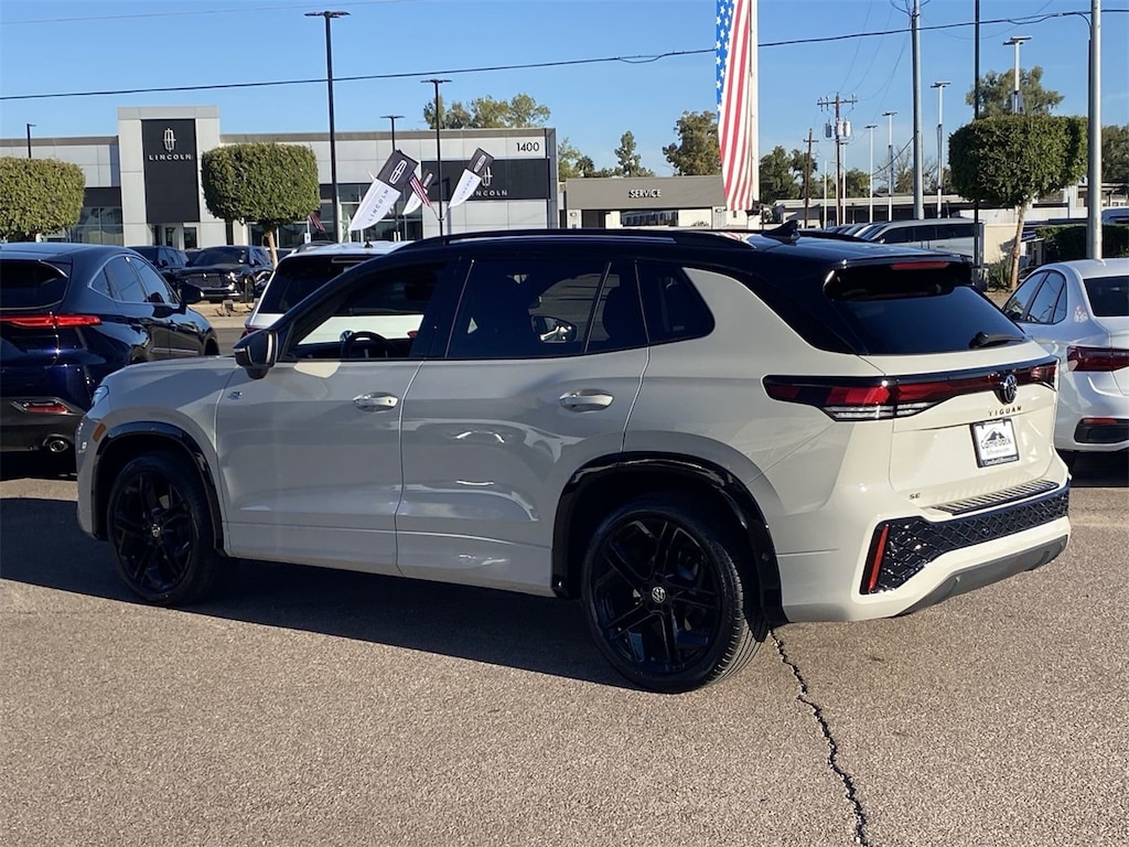 New 2026 Volkswagen Tiguan 2.0T SE R-Line Black SUV