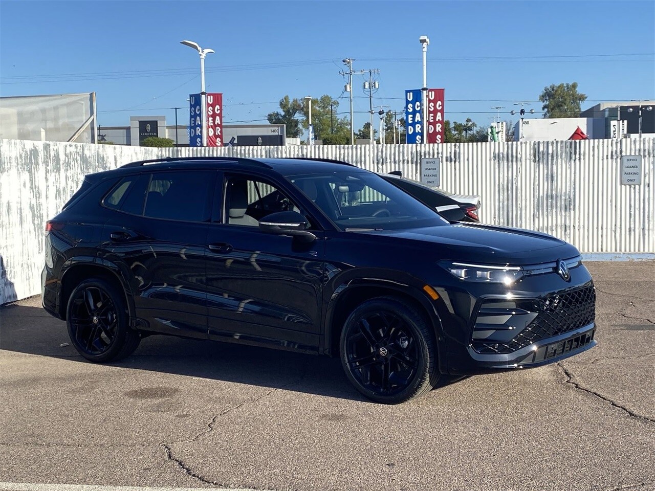 2026 Volkswagen Tiguan SE R-Line Black photo 2