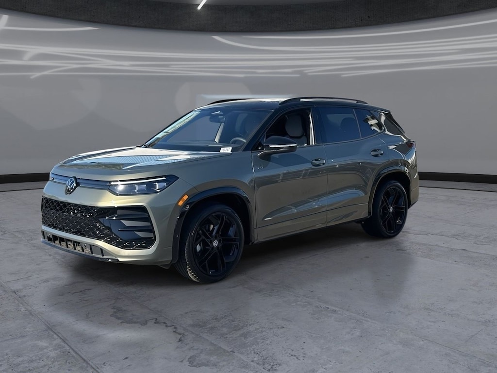 New 2026 Volkswagen Tiguan SE R-Line Black SUV