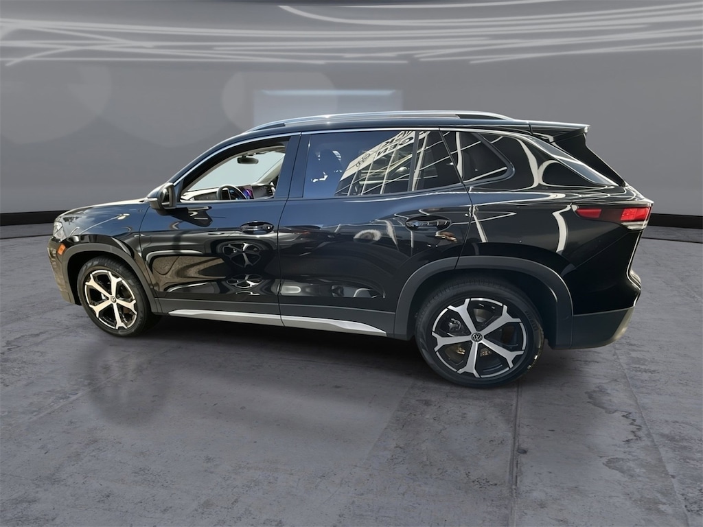 New 2026 Volkswagen Tiguan 2.0T SE SUV