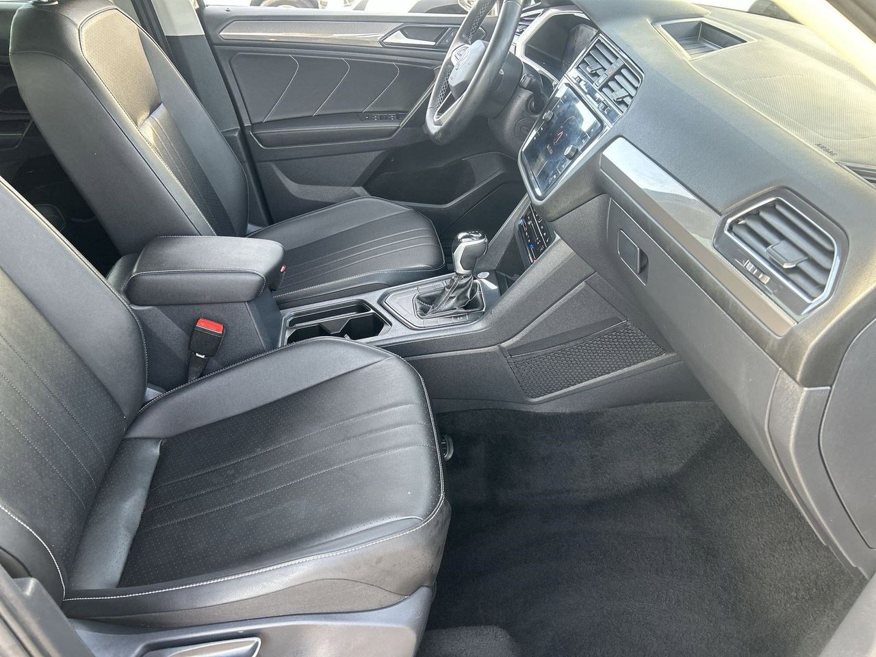 2023 Volkswagen Tiguan SE - Photo 9