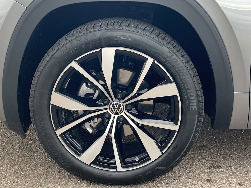 New 2026 Volkswagen Atlas Cross Sport 2.0T SEL Premium R-Line SUV