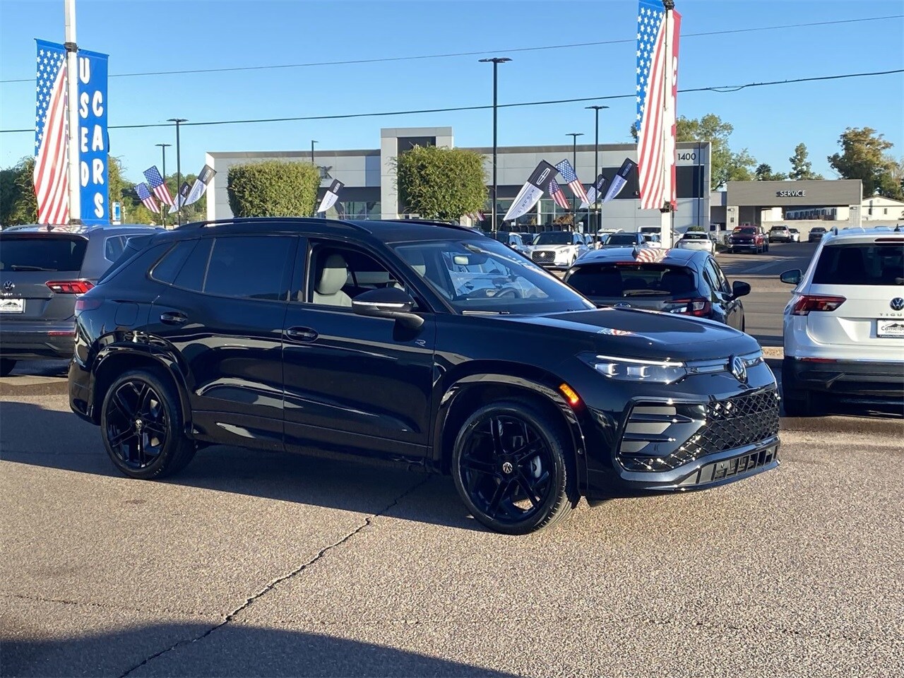 2026 Volkswagen Tiguan SE R-Line Black photo 3