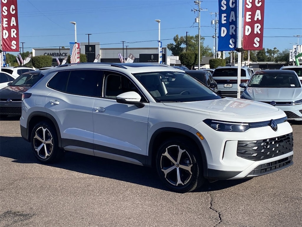 New 2025 Volkswagen Tiguan 2.0T SE SUV