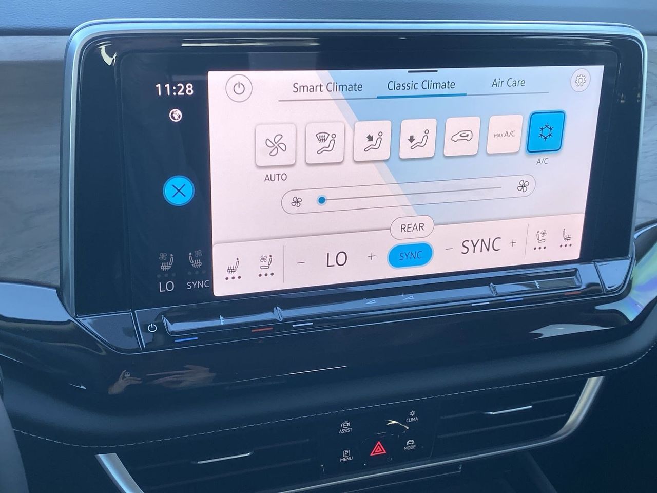 2026 Volkswagen Atlas SE w/Tech - Photo 23