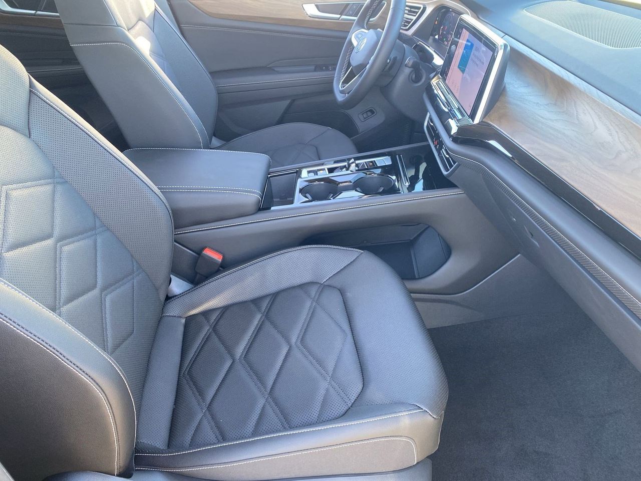 2026 Volkswagen Atlas SE w/Tech - Photo 8