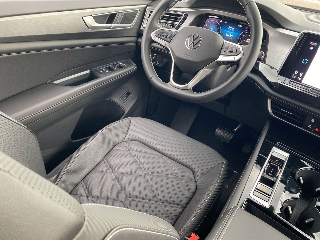 2026 Volkswagen Atlas Cross Sport SE w/Tech - Photo 10