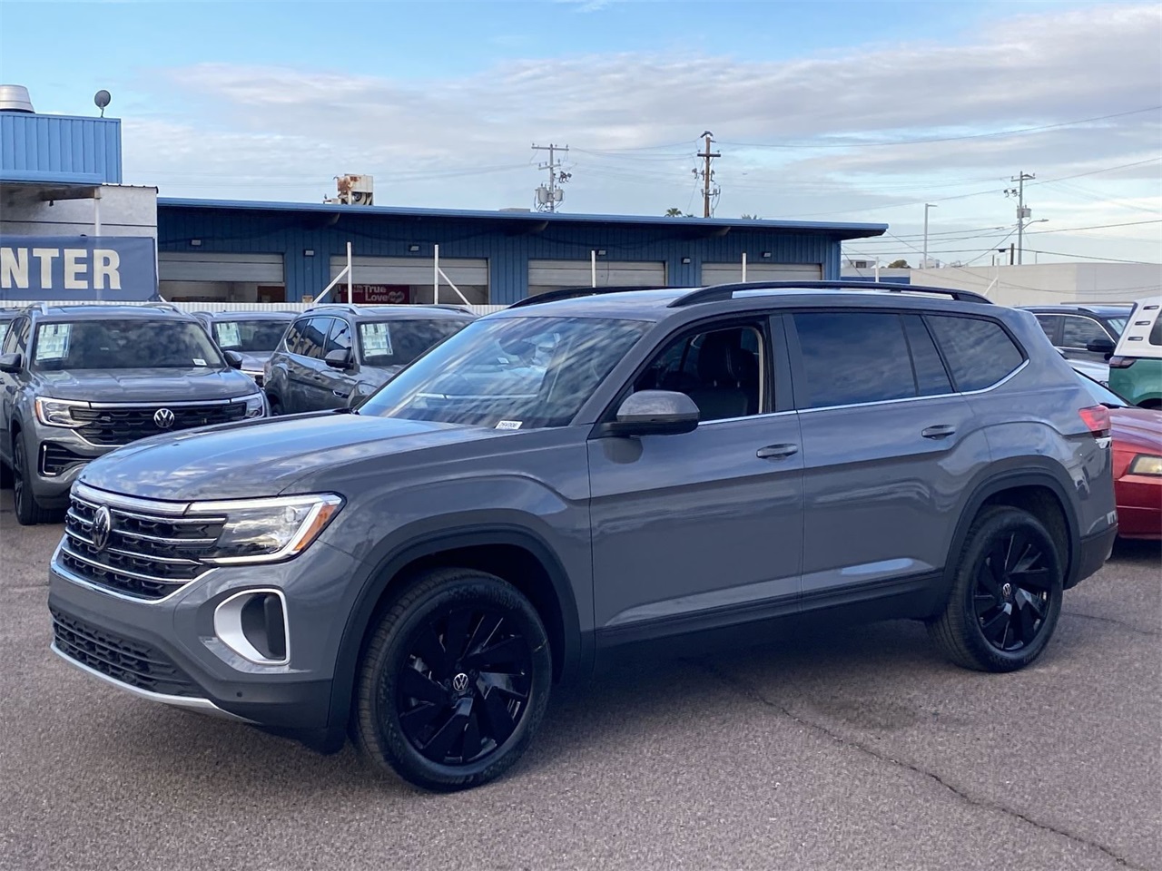 2026 Volkswagen Atlas SE Technology photo 3
