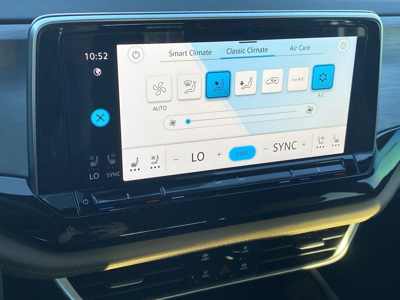 2026 Volkswagen Atlas Cross Sport SE w/Tech - Photo 23