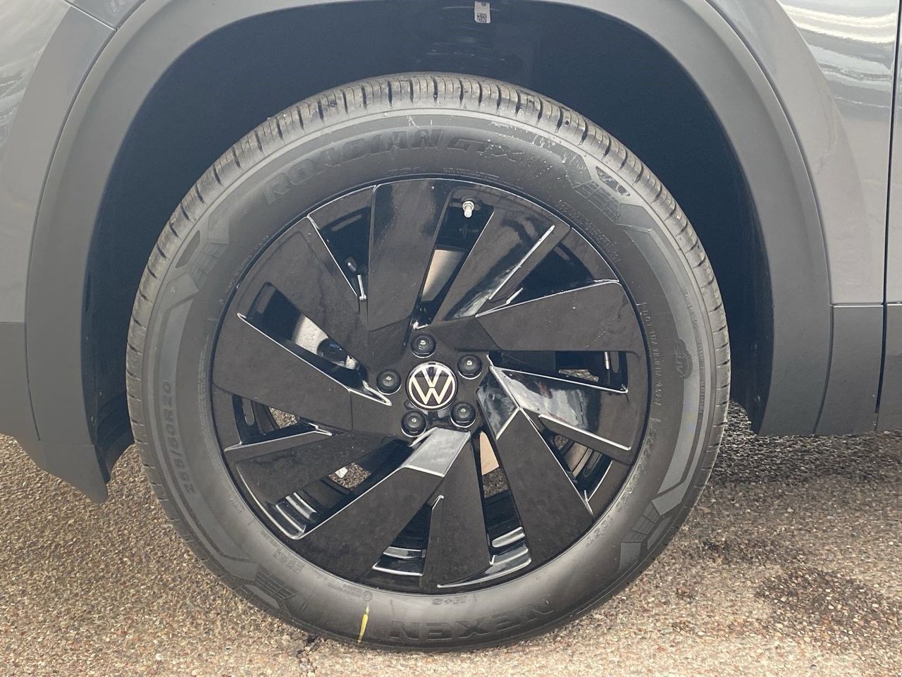 2026 Volkswagen Atlas Cross Sport SE w/Tech - Photo 6
