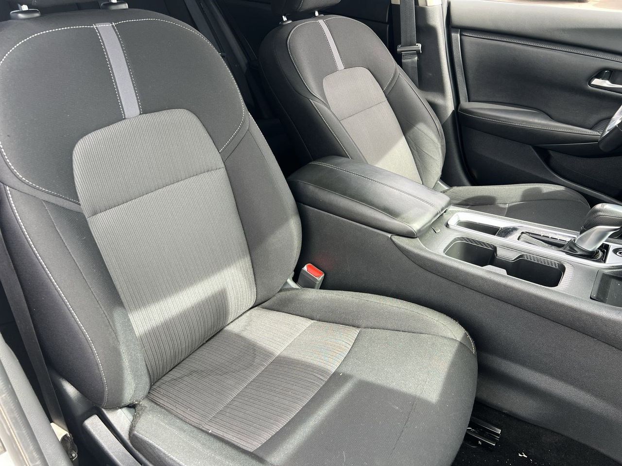 2022 Nissan Sentra SV - Photo 9