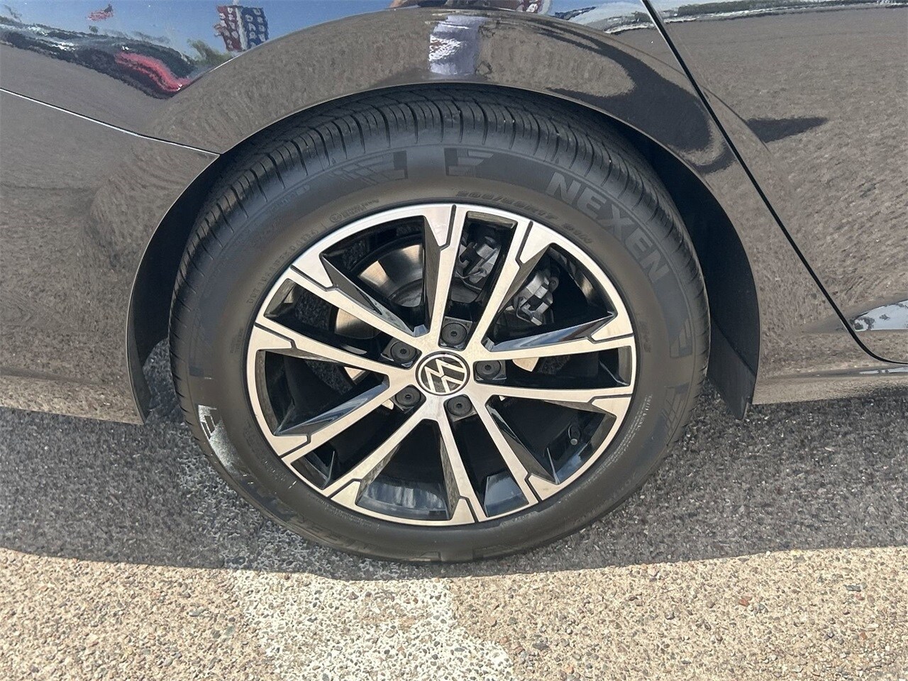 2025 Volkswagen Jetta 1.5T Sport photo 2