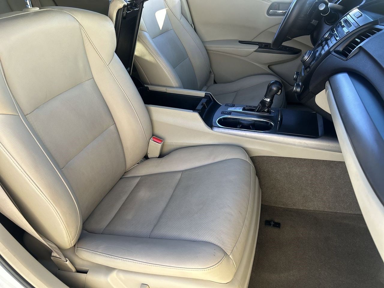 Used 2014 White Acura Technology Package image 8