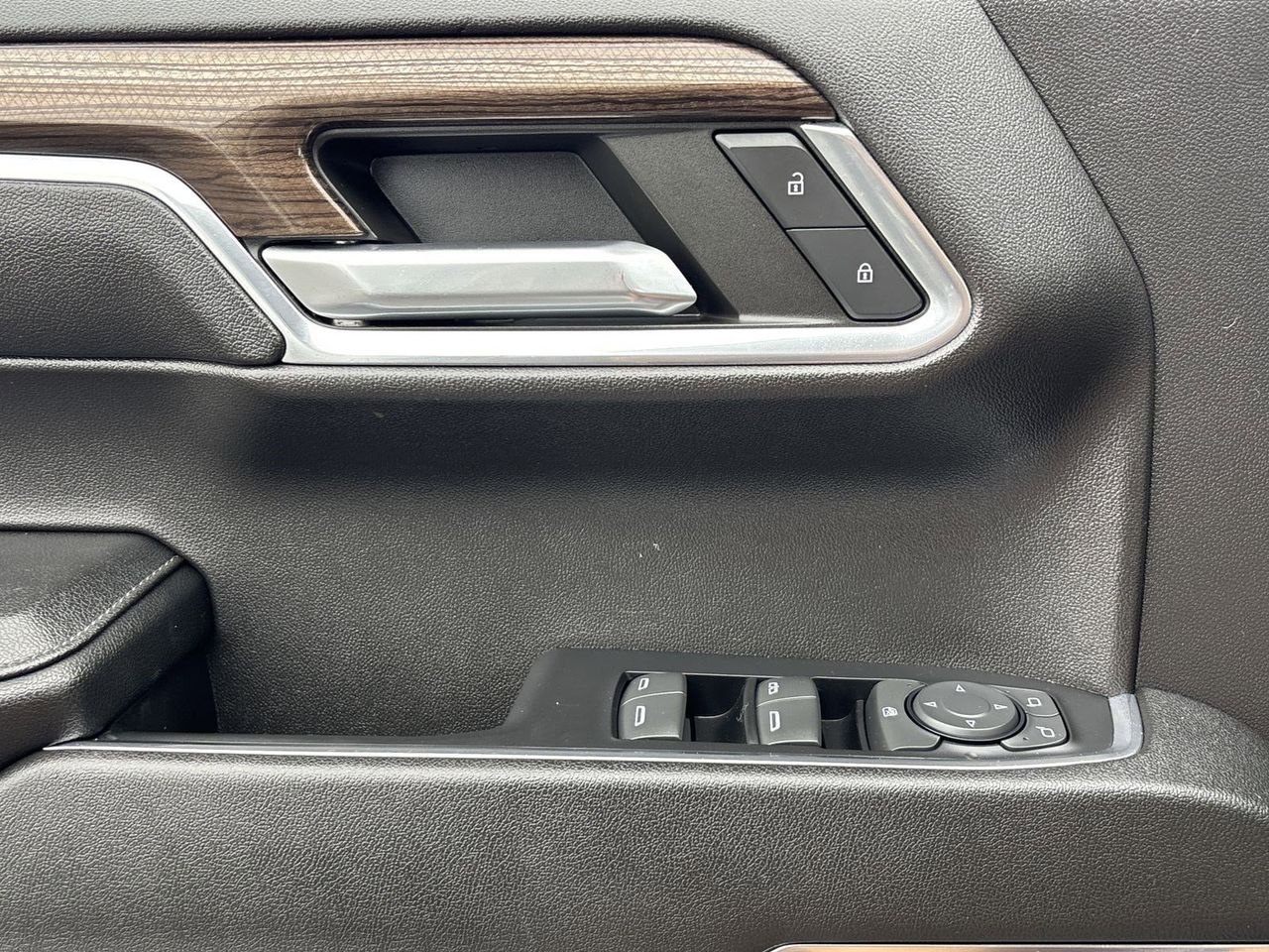 Used 2023 Sterling Gray Metallic Chevrolet RST image 17