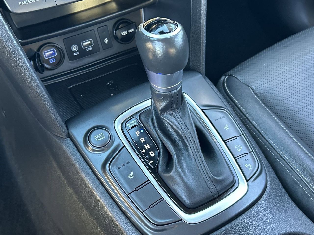 Used 2019 Chalk White Hyundai Ultimate image 27