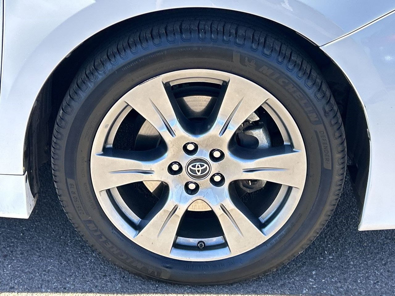 Used 2018 Super White Toyota SE image 6