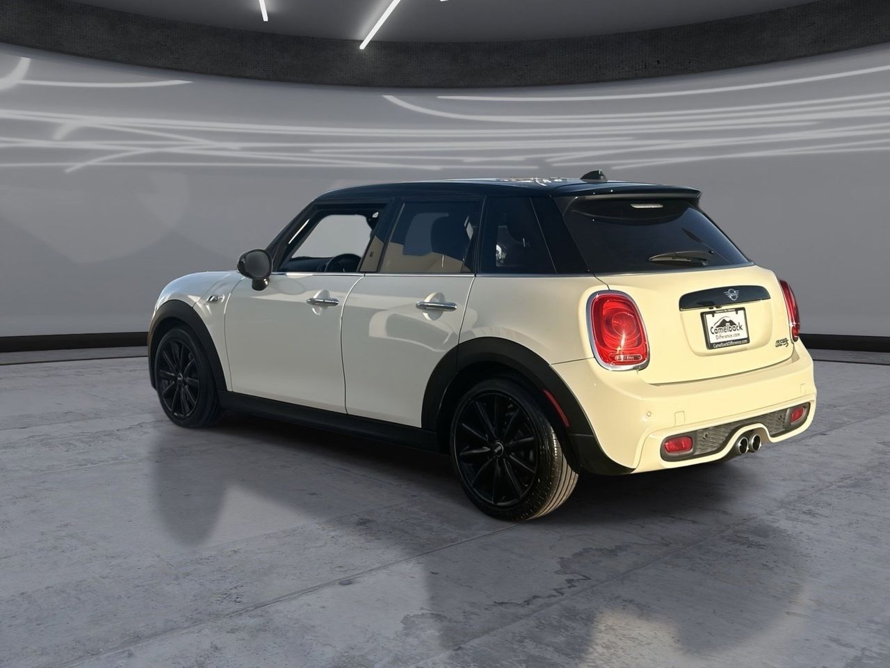 Used 2019 Pepper White MINI Classic image 4