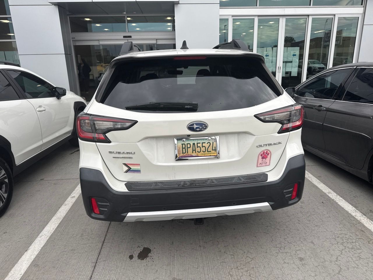 Used 2022 Crystal White Pearl Subaru Limited image 3