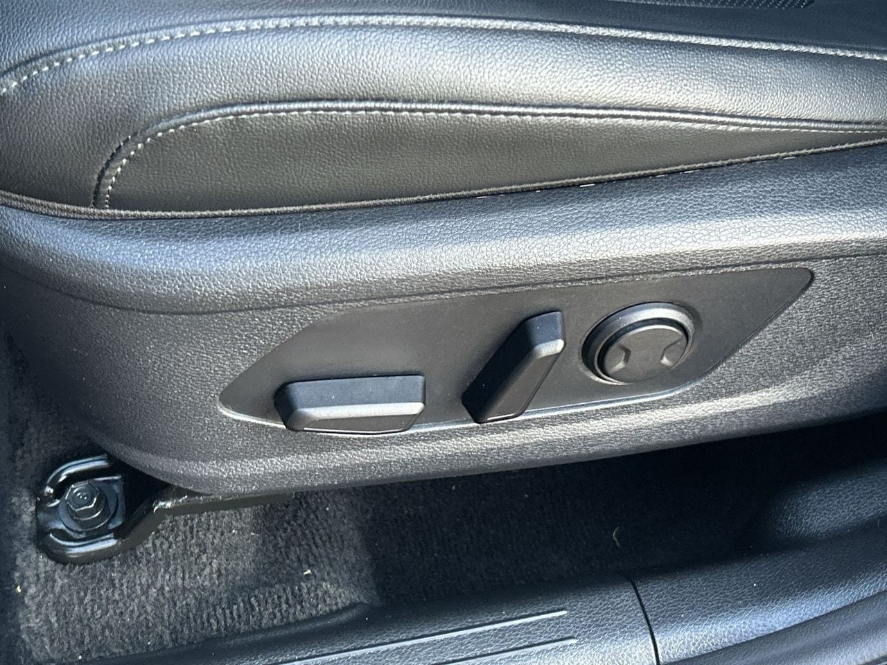 Used 2023 Ebony Black Kia EX image 17
