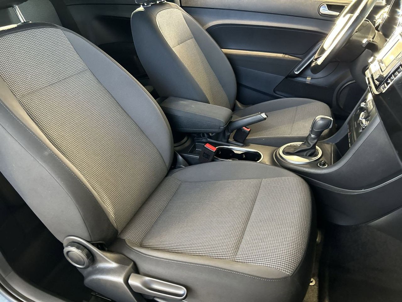 Used 2019 Silk Blue Metallic Volkswagen 2.0T S image 8