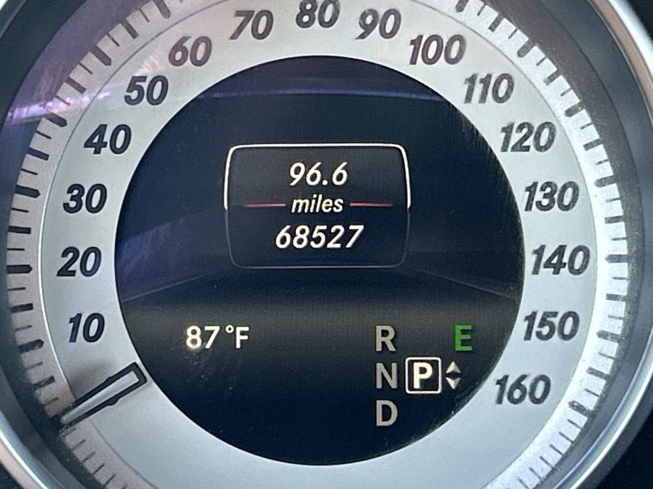 Used 2015 Designo Diamond White Metallic Mercedes-Benz E 550 image 27